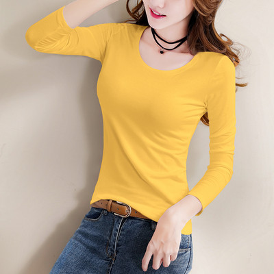 Tanka jesenska bluza s dugim rukavima i ovalnim izrezom