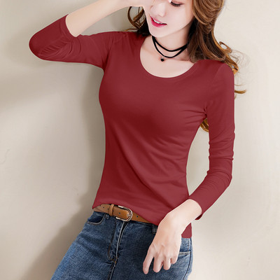 Tanka jesenska bluza s dugim rukavima i ovalnim izrezom