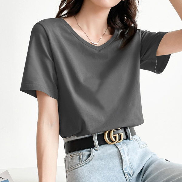 Ženska majica s kratkim rukavima i špic izrezom