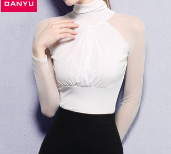 Võrkvarrukate ja kõrge kraega naiste pluus