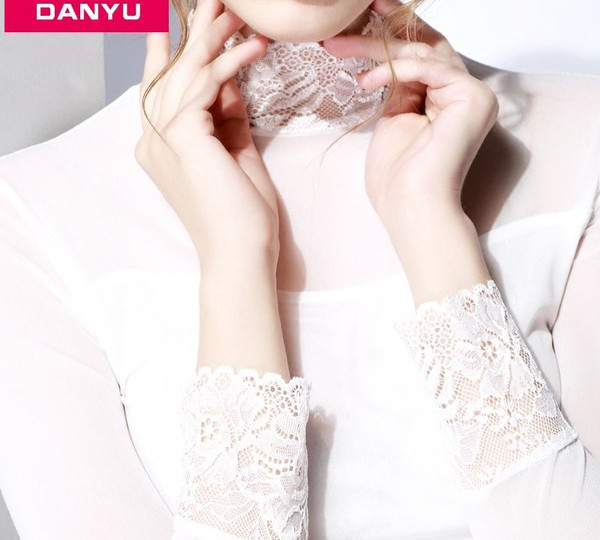 Tanka ženska polo majica s čipkom