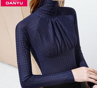 Ženska polo majica s visokim ovratnikom i dugim rukavima