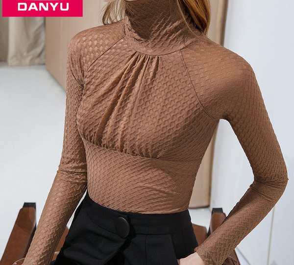 Ženska polo majica s visokim ovratnikom i dugim rukavima