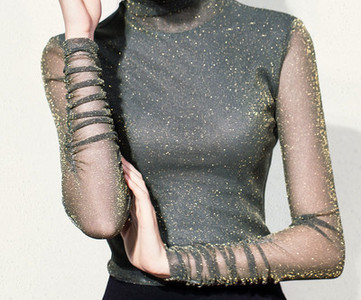 Γυναικείο μοντέρνο ζιβάνκο με λαμπερό αποτέλεσμα και μαζεμένο αποτέλεσμα