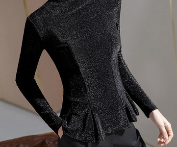 Bluză de damă strălucitoare cu guler jos și mâneci lungi