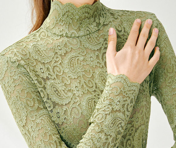 Naiste polokraega pitspluus