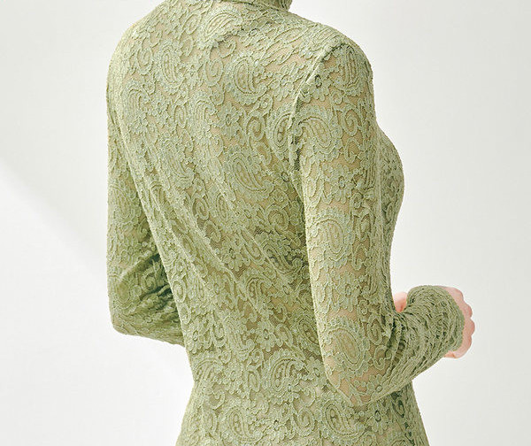 Naiste polokraega pitspluus