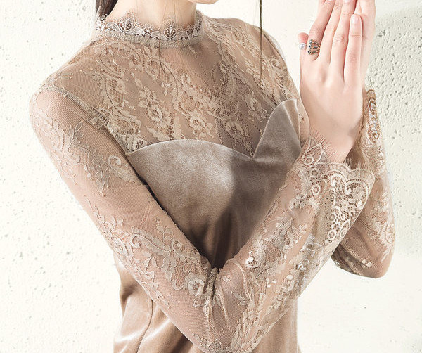 Bluză de damă din catifea cu dantelă