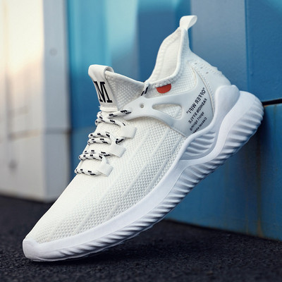 Novi model tenisica od prozračne tkanine sa vezicama