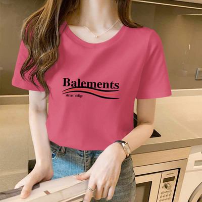 Naiste ümara dekoltee ja kirjadega T-särk