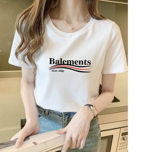 Naiste ümara dekoltee ja kirjadega T-särk