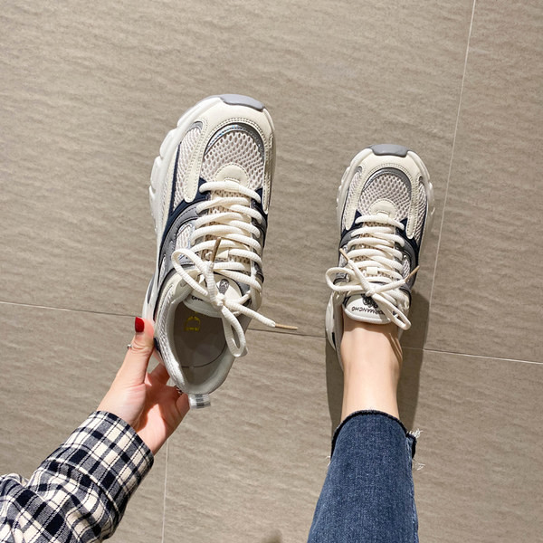 Aktualne ženske tenisice na vezice i mrežicu