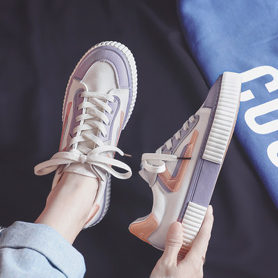 Ležerne ženske tenisice s ravnim potplatom i vezicama