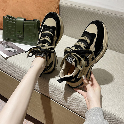 Adidași moderni de damă cu șireturi și fermoar