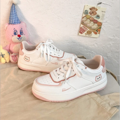 Naiste vabaaja tossud neljas mudelis