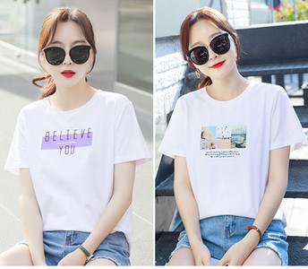 Tricou de damă cu mâneci scurte inscripție și aplicații 2 piese într-un set