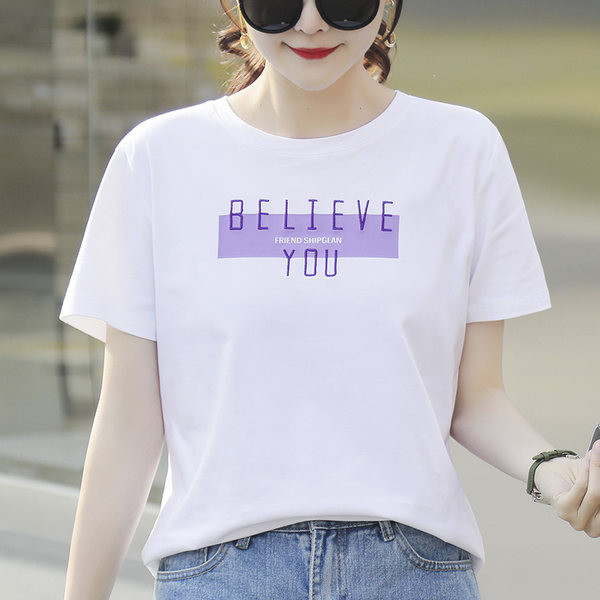 Tricou de damă cu mâneci scurte inscripție și aplicații 2 piese într-un set