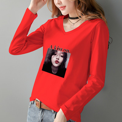 Γυναικεία μπλούζα με μακριά μανίκια V λαιμόκοψη και πολύχρωμη απλικέ