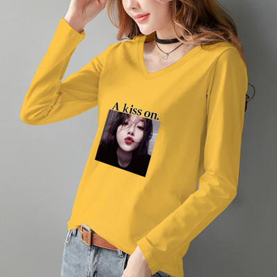 Γυναικεία μπλούζα με μακριά μανίκια V λαιμόκοψη και πολύχρωμη απλικέ