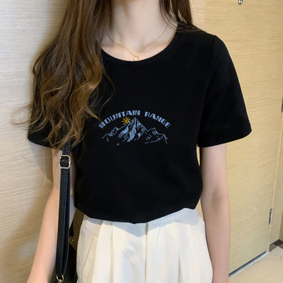 Γυναικείο t-shirt με στάμπα και λαιμόκοψη spitz