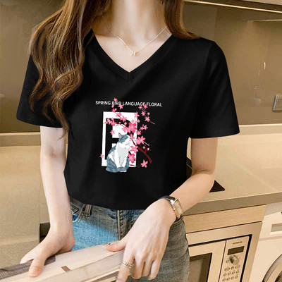 Γυναικείο t-shirt με στάμπα και λαιμόκοψη spitz