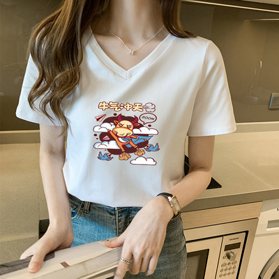 Γυναικείο t-shirt με στάμπα και λαιμόκοψη spitz