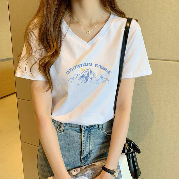 Γυναικείο t-shirt με στάμπα και λαιμόκοψη spitz