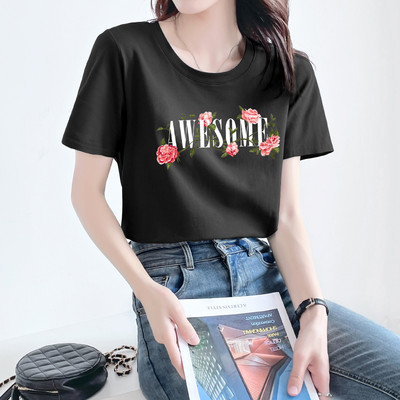 Casual t-shirt με έγχρωμη απλικέ και οβάλ λαιμόκοψη για γυναίκες