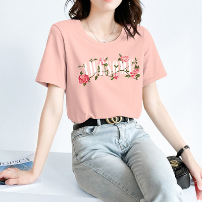 Casual t-shirt με έγχρωμη απλικέ και οβάλ λαιμόκοψη για γυναίκες