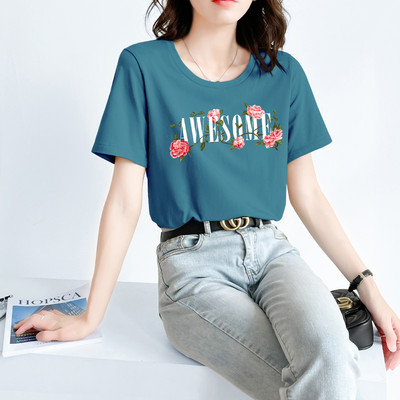 Casual t-shirt με έγχρωμη απλικέ και οβάλ λαιμόκοψη για γυναίκες