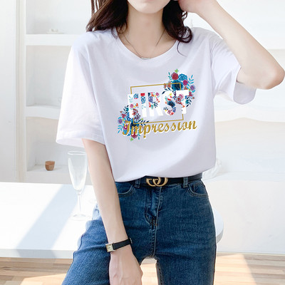 Φαρδύ γυναικείο μπλουζάκι με στρογγυλή λαιμόκοψη