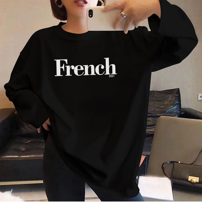 Γυναικεία φαρδιά μπλούζα με στρογγυλή λαιμόκοψη και απλικέ