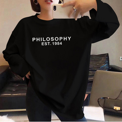 Γυναικεία φαρδιά μπλούζα με στρογγυλή λαιμόκοψη και απλικέ