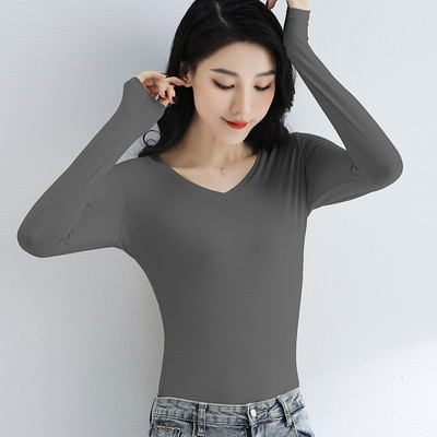 Moderna ženska jednobojna bluza sa špic izrezom