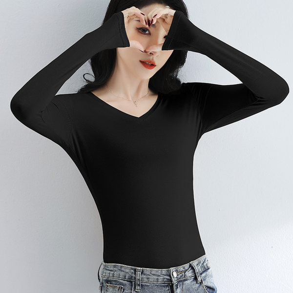 Moderna ženska jednobojna bluza sa špic izrezom