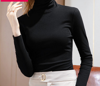 Μονόχρωμη γυναικεία μπλούζα με γιακά και μακριά μανίκια