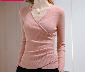 Μοντέρνα μπλούζα με μακριά μανίκια και λαιμόκοψη