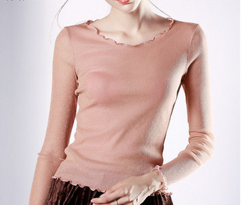 Γυναικεία εφαρμοστή μπλούζα με τούλι μανίκια και γυαλιστερό αποτέλεσμα