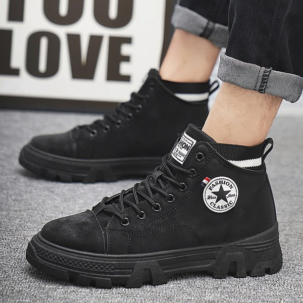 Ανδρικές χειμερινές μπότες με τραχιά σόλα