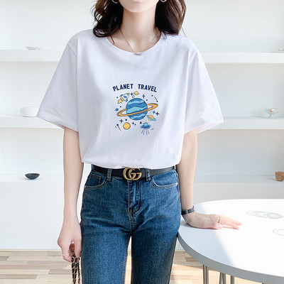 Casual t-shirt με στάμπα και οβάλ λαιμόκοψη - για γυναίκες