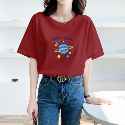 Casual t-shirt με στάμπα και οβάλ λαιμόκοψη - για γυναίκες