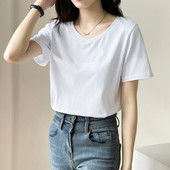 Απλό T-shirt με κοντό μανίκι και λαιμόκοψη