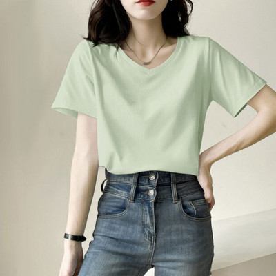 Απλό T-shirt με κοντό μανίκι και λαιμόκοψη