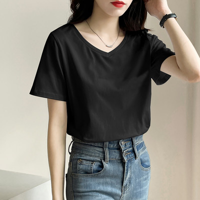 Απλό T-shirt με κοντό μανίκι και λαιμόκοψη