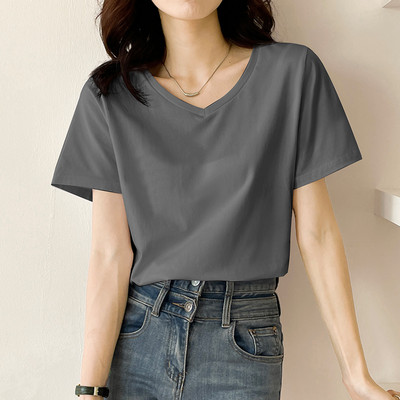 Απλό T-shirt με κοντό μανίκι και λαιμόκοψη