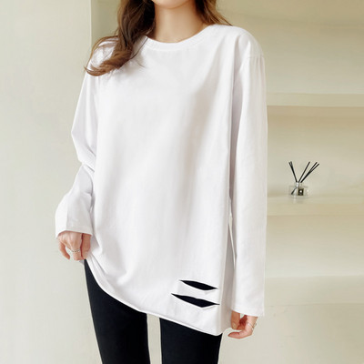 Φαρδιά ασύμμετρη μπλούζα με σκισίματα στο πλάι