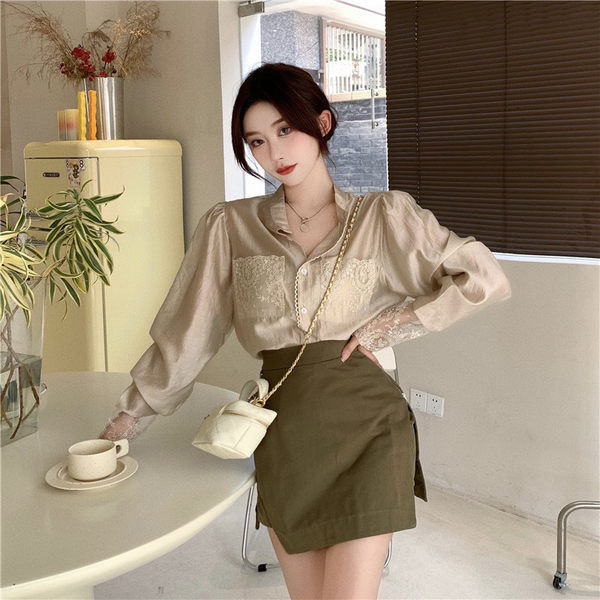 Ženska košulja s klasičnim ovratnikom i čipkom