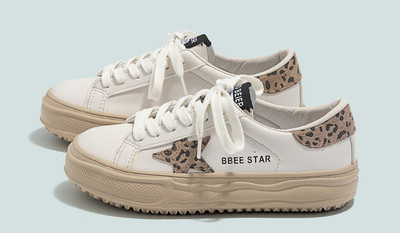 Casual γυναικεία sneakers με επίπεδη σόλα σε τρία μοντέλα