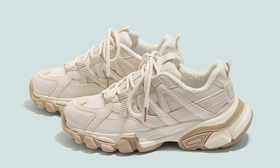 Γυναικεία μοντέρνα sneakers με κορδόνια σε τέσσερα μοντέλα