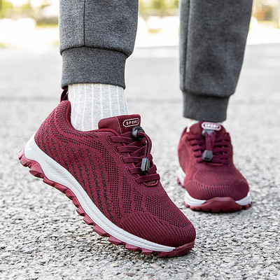 Γυναικεία sneakers από ύφασμα που αναπνέει με κορδόνια σε πολλά χρώματα